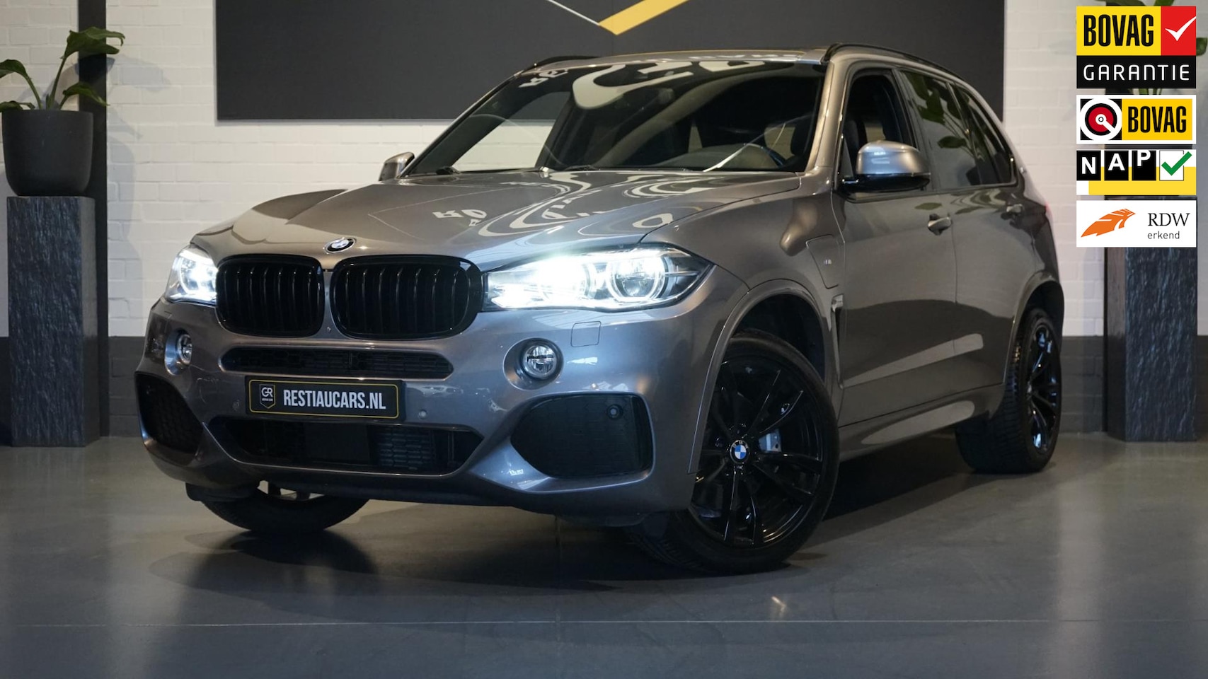 BMW X5 - XDrive 40e iPerformance M-Sport 20"-360 CAMERA-ACC-AMBIANCE-HARMAN KARDON-HEADUP-KEYLESS-L - AutoWereld.nl