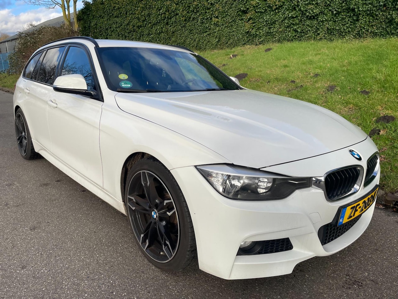 BMW 3-serie Touring - 318d High Executive - M-Pakket - 19 inch lmv - AutoWereld.nl