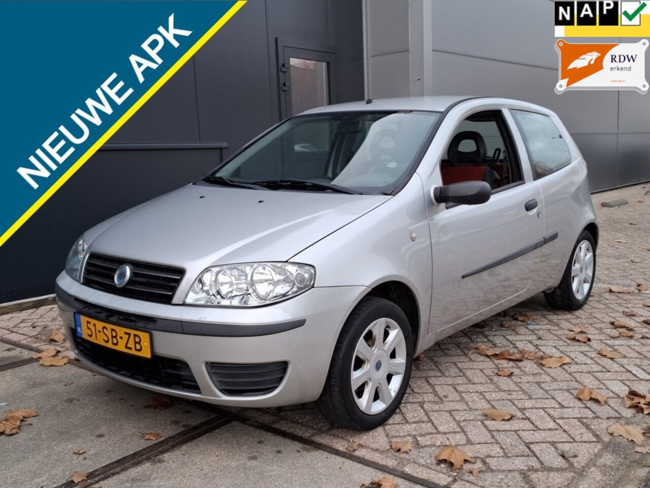 Fiat Punto - 1.2 Dynamic Airco Nieuwe APK - AutoWereld.nl