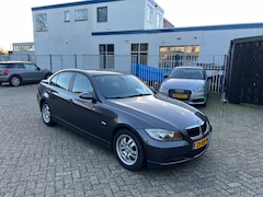 BMW 3-serie - 318i High Executive