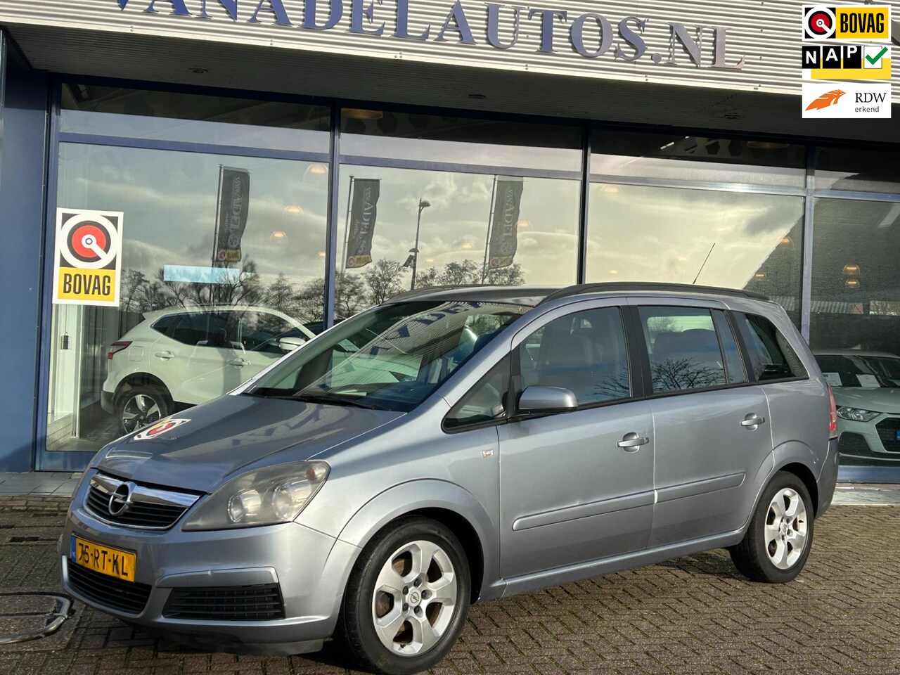 Opel Zafira - 1.6 Enjoy 7-Pers! Clima Cruise LM-Velgen Trekhaak NAP NL-Auto Nette Staat! - AutoWereld.nl