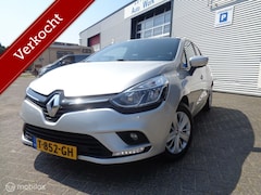 Renault Clio - 0.9 TCe Zen/Airco/PDC/Navigatie/1st eig/LED/slechts 67000km