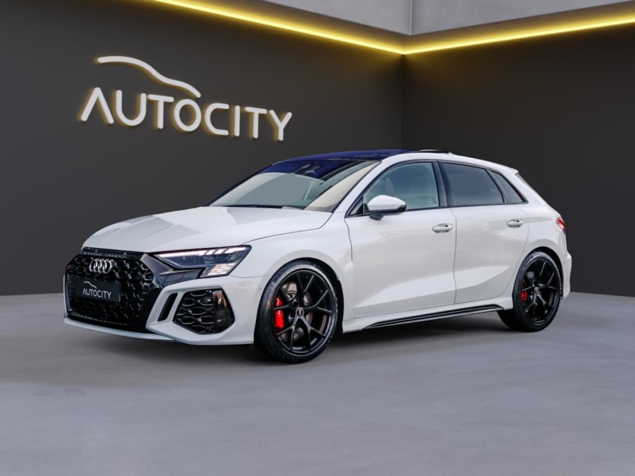 Audi RS3 - Sportback 2.5 TFSI A3 quattro Pano l B & O l RS Seats - AutoWereld.nl