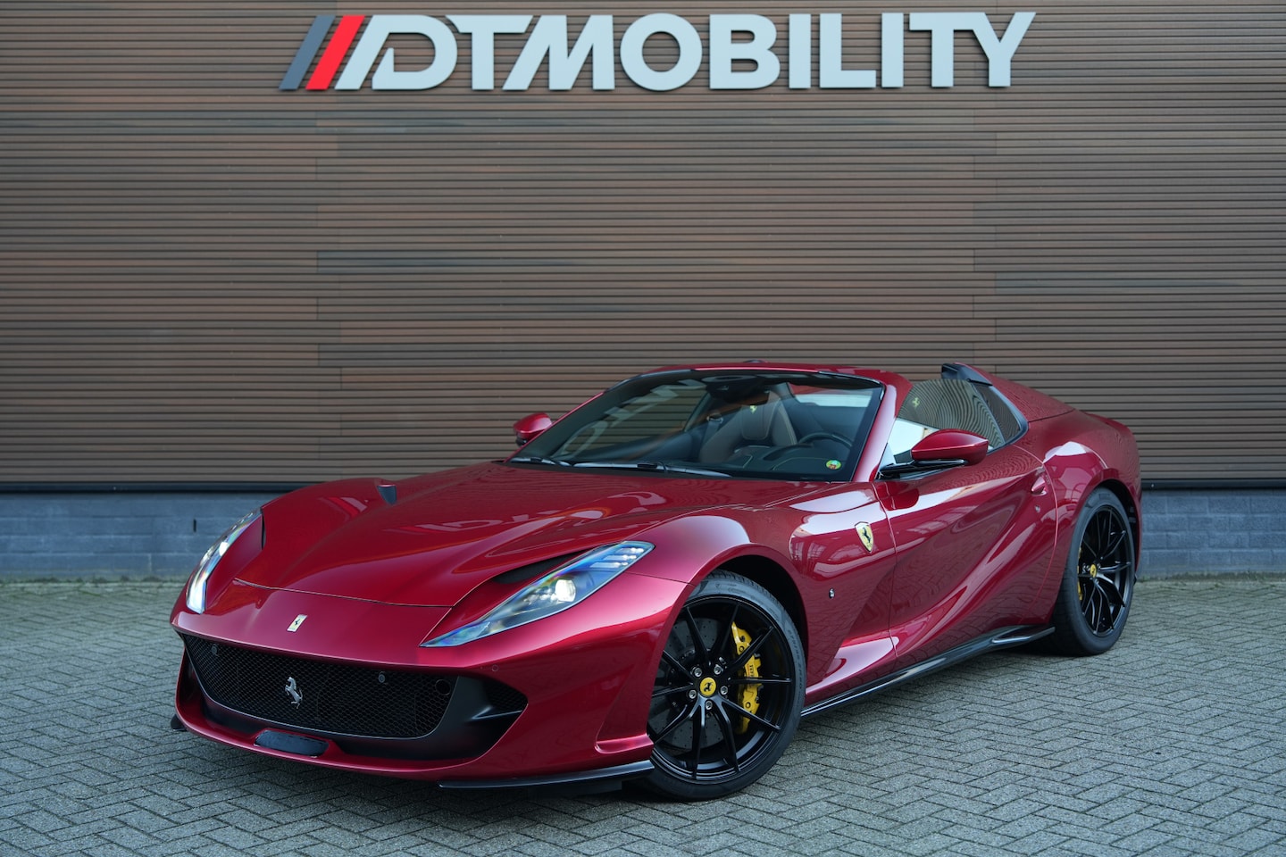 Ferrari 812 GTS - 6.5 V12 HELE | Rosso Magma | Carbon | Lift | Passenger Display | - AutoWereld.nl