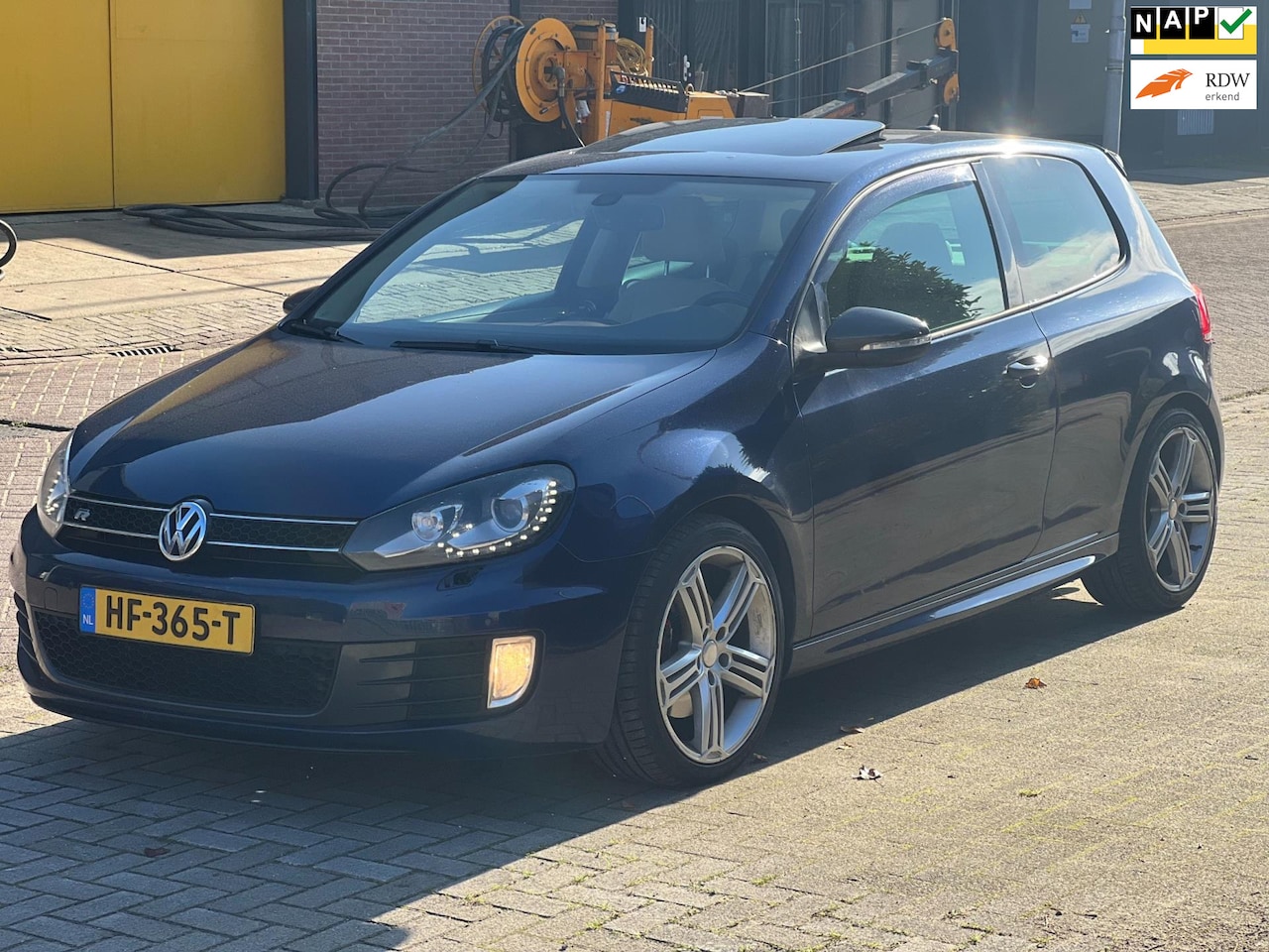 Volkswagen Golf - 1.4 TSI R Line Full option Camera/stoelverwarming/Led/Automaat - AutoWereld.nl