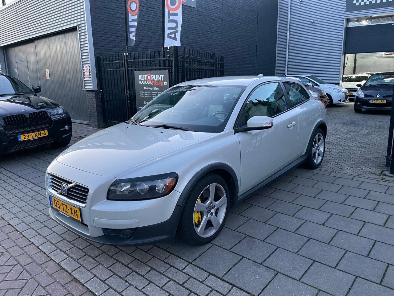 Volvo C30 - 2.0D Momentum Trekhaak Airco Carplay/Andriod NAP APK - AutoWereld.nl