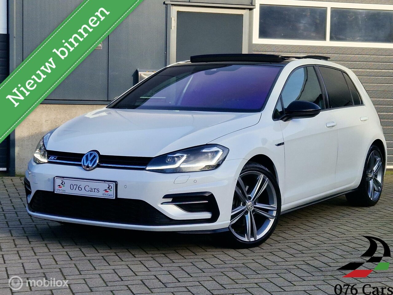 Volkswagen Golf - 1.4 TSI 3x R-Line / STANDKACHEL / PANO / LANE ASSIST / VIRTUAL COCKPIT/ DEALERONDERHOUDEN - AutoWereld.nl