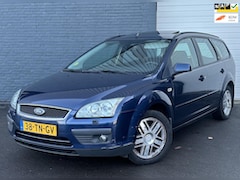 Ford Focus Wagon - 1.6-16V Ghia SCHUIFDAK/AUTOMAAT/LEESTEKST