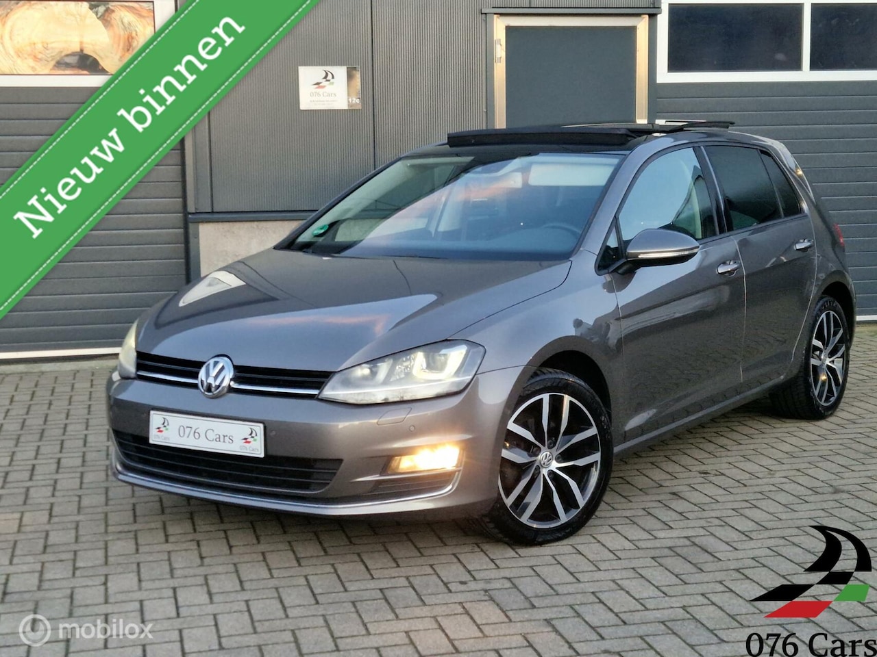 Volkswagen Golf - 1.4 TSI Highline /PANO/DYNAUDIO/CAMERA/ DEALER ONDERHOUDEN / - AutoWereld.nl