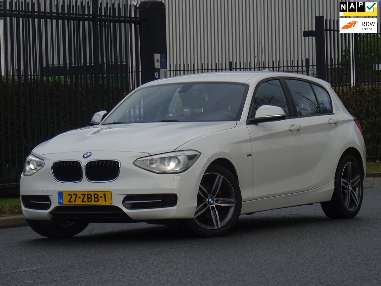 BMW 1-serie - 116i Sport 5DRS NAP/XENON/AIRCO/CRUISE/PDC/APK - AutoWereld.nl