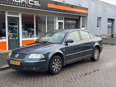 Volkswagen Passat - 2.0-20V Arctic