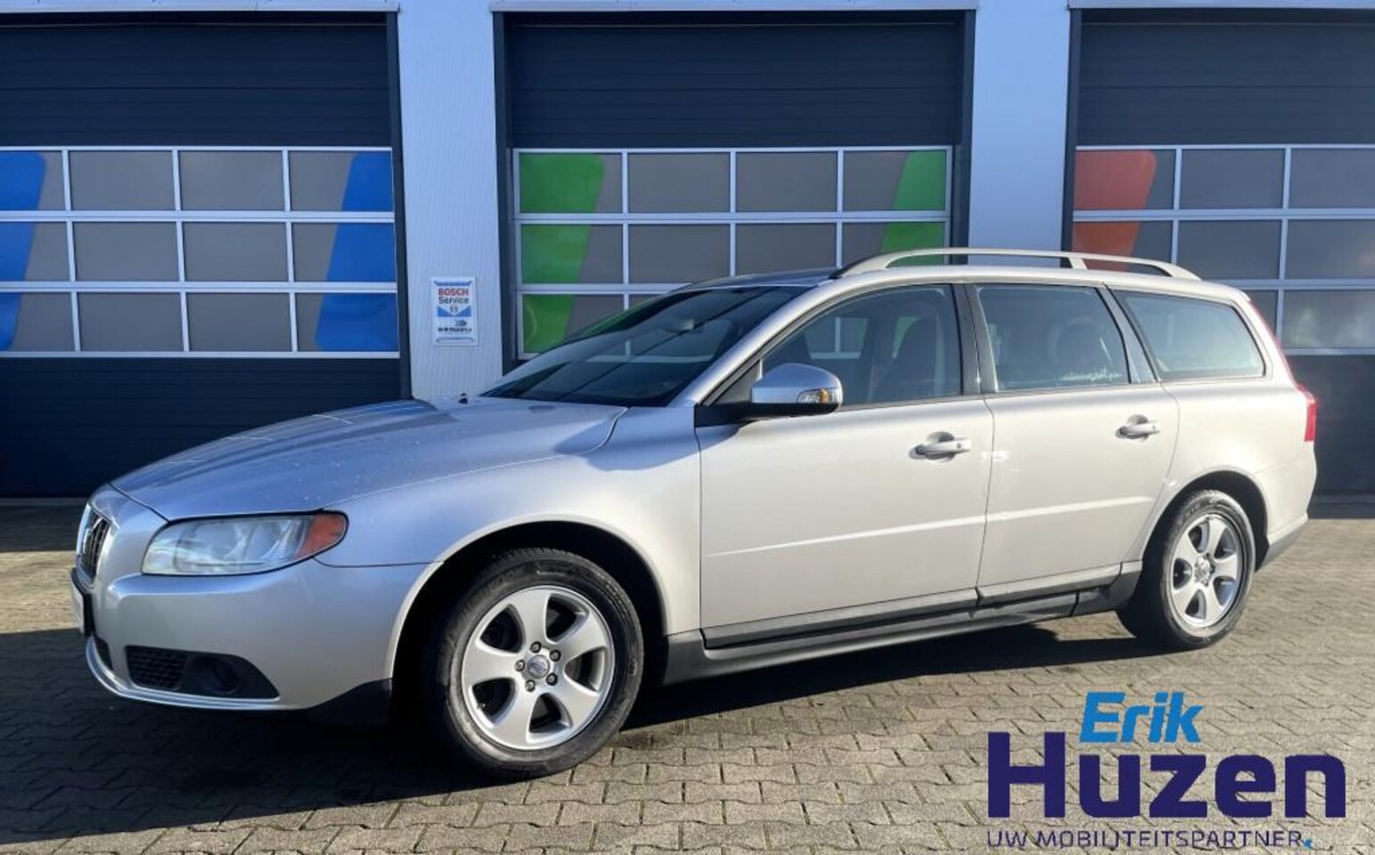 Volvo V70 - 2.4 D5 KINETIC / Perfect onderhouden - AutoWereld.nl