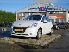 Peugeot 208 - ENVY 1.2-82PK 5-DEURS - CLIMATE CONTROLE - NAVI - PARKEERHULP