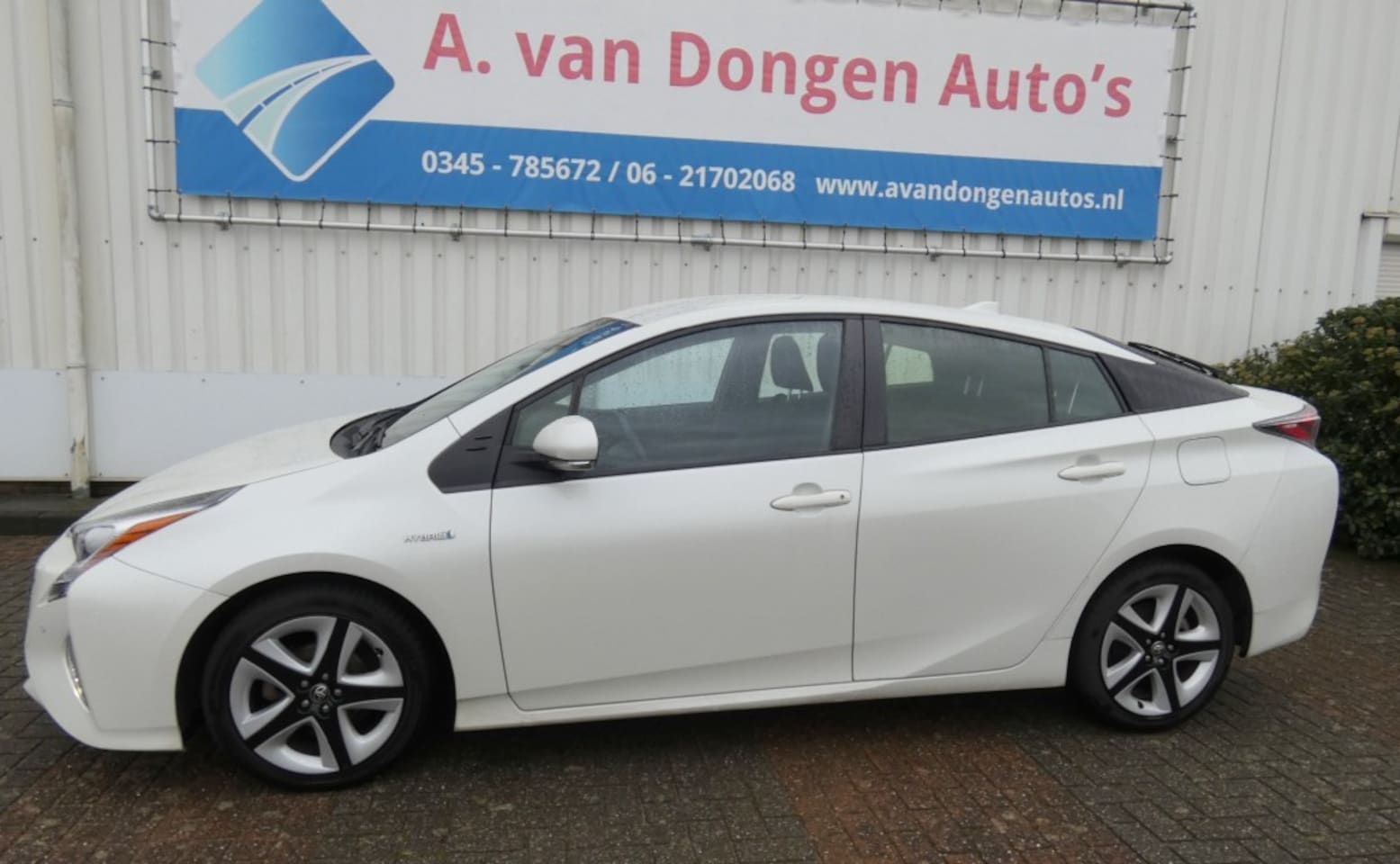 Toyota Prius - 1.8 Dynamic 1.8 DYNAMIC,Clima,Camera,HeadUP,DealerOH - AutoWereld.nl