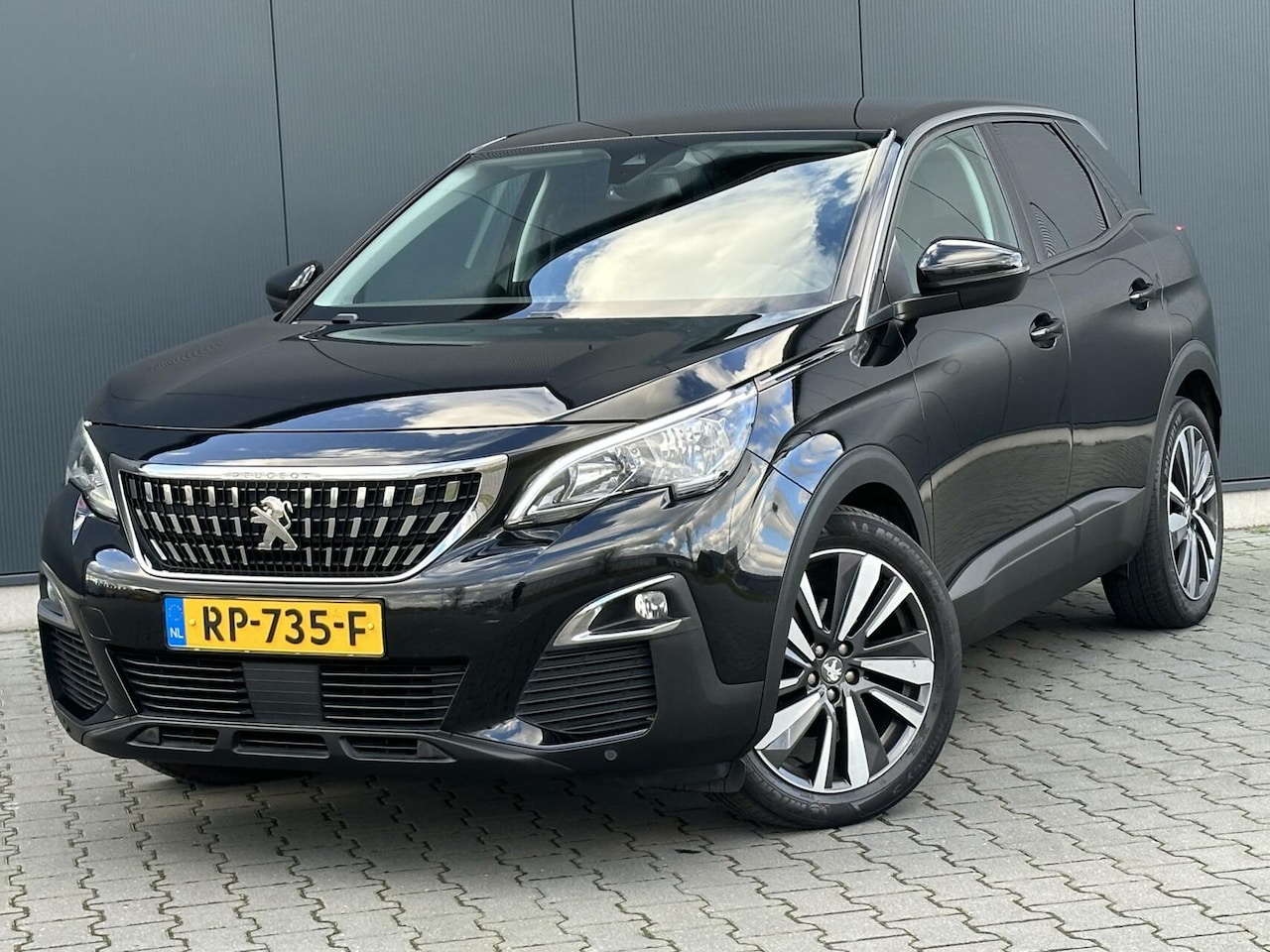 Peugeot 3008 - 1.2 Executive Automaat - CarPlay - Camera - Complete Onderhoudshistorie - AutoWereld.nl