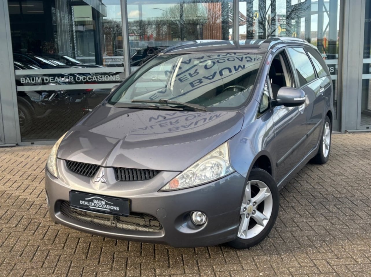 Mitsubishi Grandis - 2.4-16V LIMITED 7PERS  AIRCO PDC TREKHAAK LMV - AutoWereld.nl