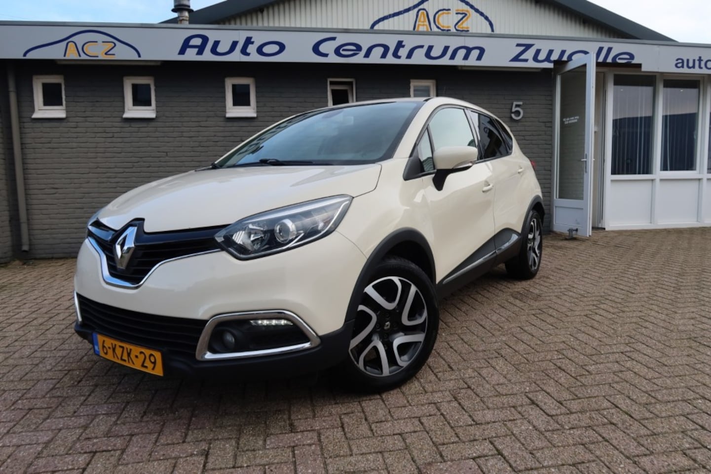 Renault Captur - 0.9 TCe Dynamique 0.9 TCE DYNAMIQUE,  NAVI/CAMERA,  I-LINK , TREKHAAK ENZ... - AutoWereld.nl