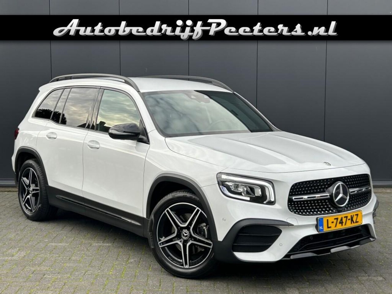 Mercedes-Benz GLB - GLB 200 AMG Nightpakket LED Leder Camera Sfeerlicht E.trekhaak - AutoWereld.nl