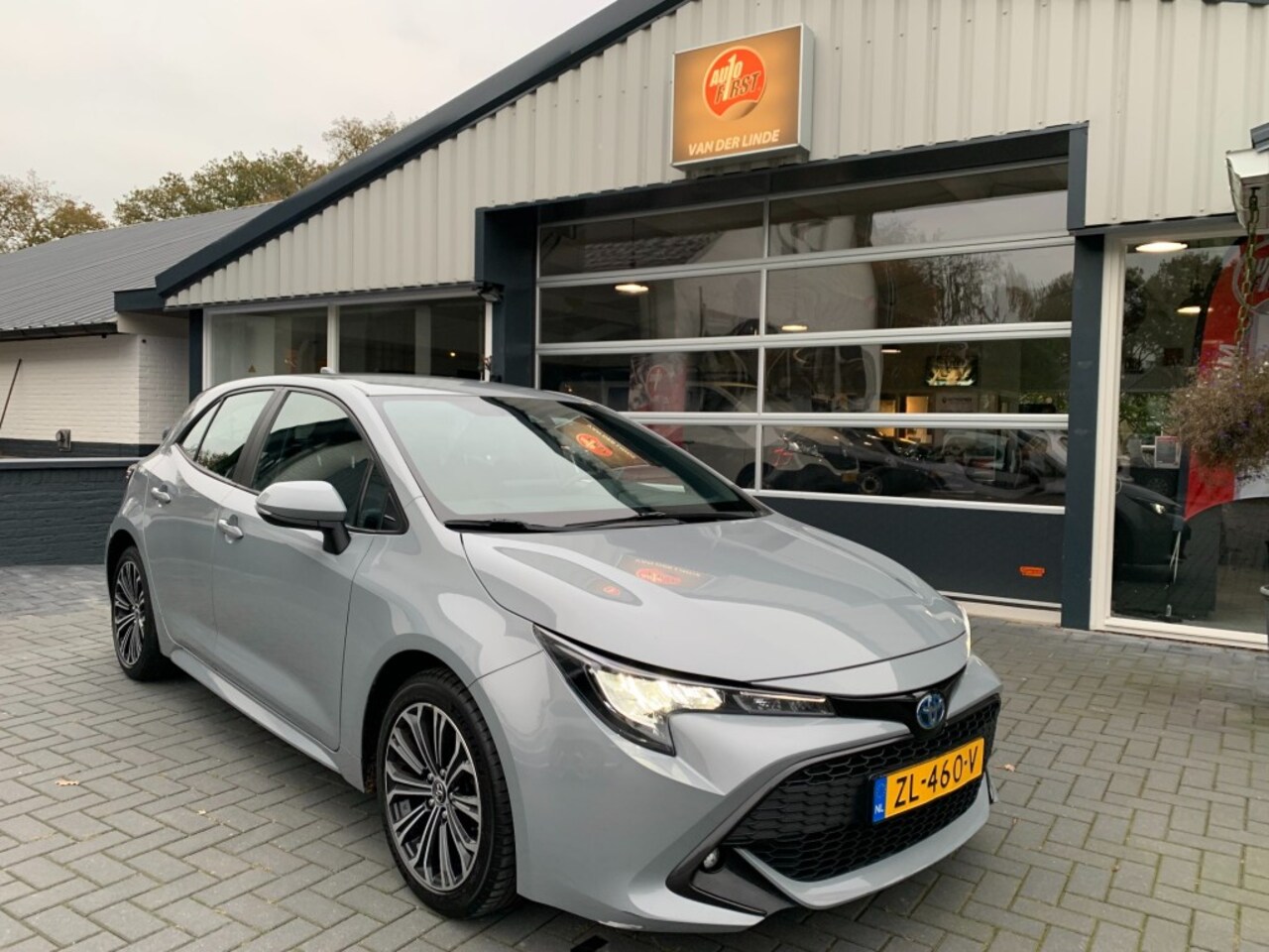 Toyota Corolla - 1.8 Hybrid First Edition 1.8 Hybrid First Edition, Automaat, Airco, Cruise - AutoWereld.nl