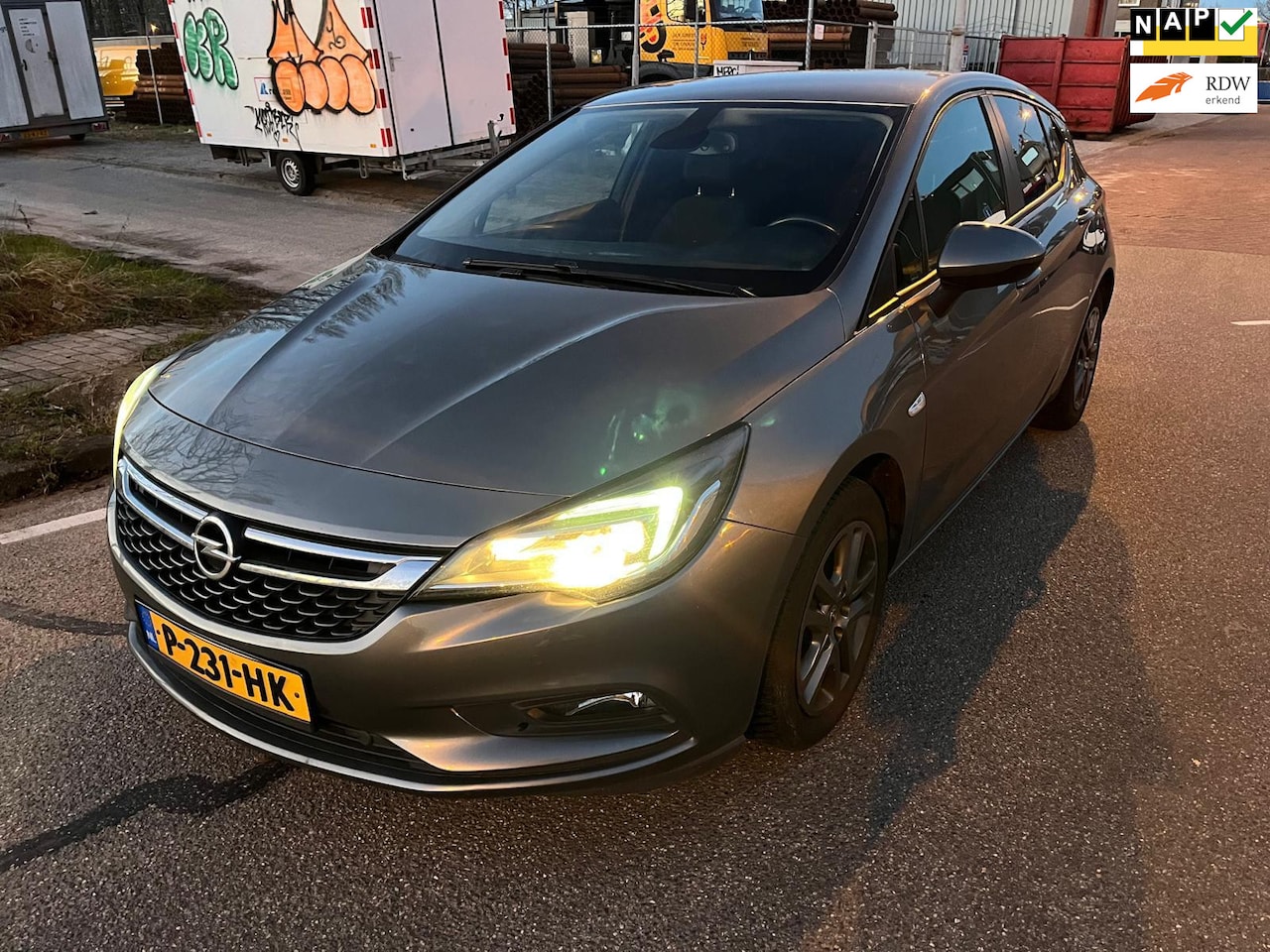 Opel Astra - 1.6 CDTI 120 Jaar Edition Full option - AutoWereld.nl