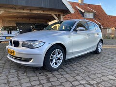 BMW 1-serie - 118i Business Line Zeer nette en goed onderhouden auto