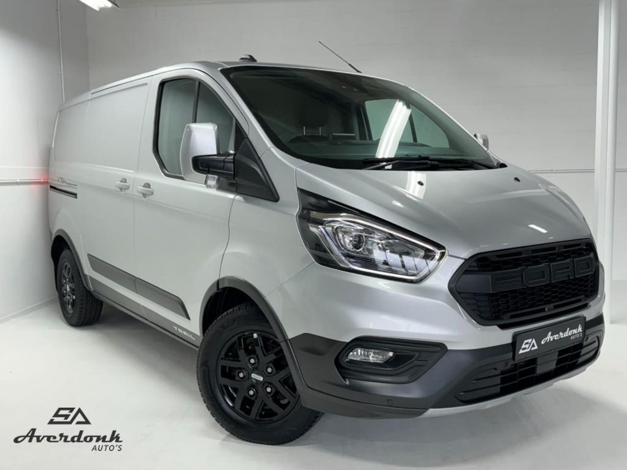 Ford Transit Custom - 300 2.0 TDCI 130PK L1H1 TRAIL *Leder/Trekh/Cam/Stoelvw* - AutoWereld.nl