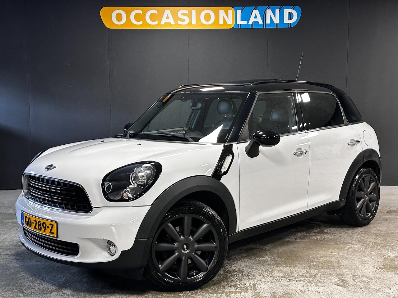 MINI Countryman - Mini 1.6 Cooper Knockout Edition |PANO|STOELV|BLACK! - AutoWereld.nl