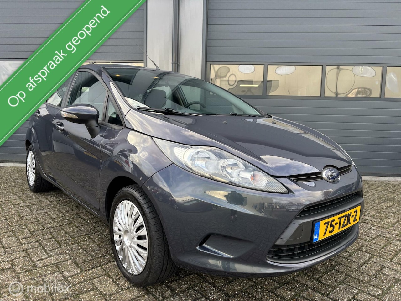 Ford Fiesta - 1.25 Titanium Uitvoering _ 2e Eigenaar - AutoWereld.nl