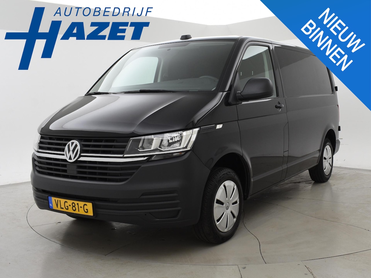 Volkswagen Transporter - T6.1 2.0 TDI L1H1 DEEP BLACK PEARL + APPLE CARPLAY | TREKHAAK - AutoWereld.nl