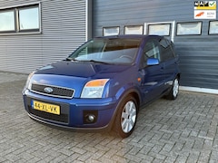 Ford Fusion - 1.6-16V Futura CLIMA - AUTOMAAT - TREKHAAK