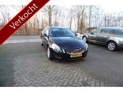 Volvo V60 - 1.6 T3 Momentum PDC NAVI TREKHAAK