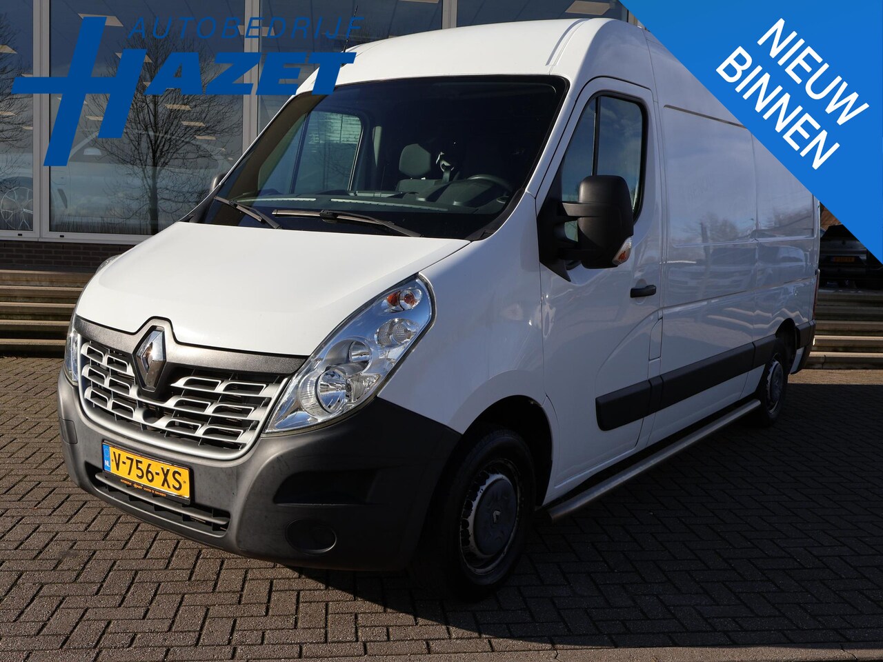 Renault Master - T33 2.3 DCI 130 PK L2H2 + WERKPLAATS INRICHTING | TREKHAAK | NAVIGATIE - AutoWereld.nl