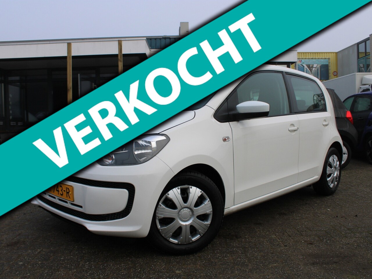 Volkswagen Up! - 1.0 move up! Bluemotion | NAVI | CARPLAY - AutoWereld.nl