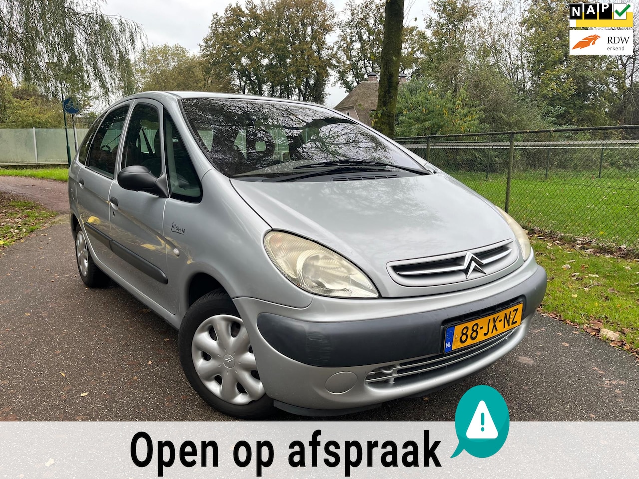 Citroën Xsara Picasso - 1.6i | Lage Kmstand NAP! | APK | AIRCO + Trekhaak - AutoWereld.nl