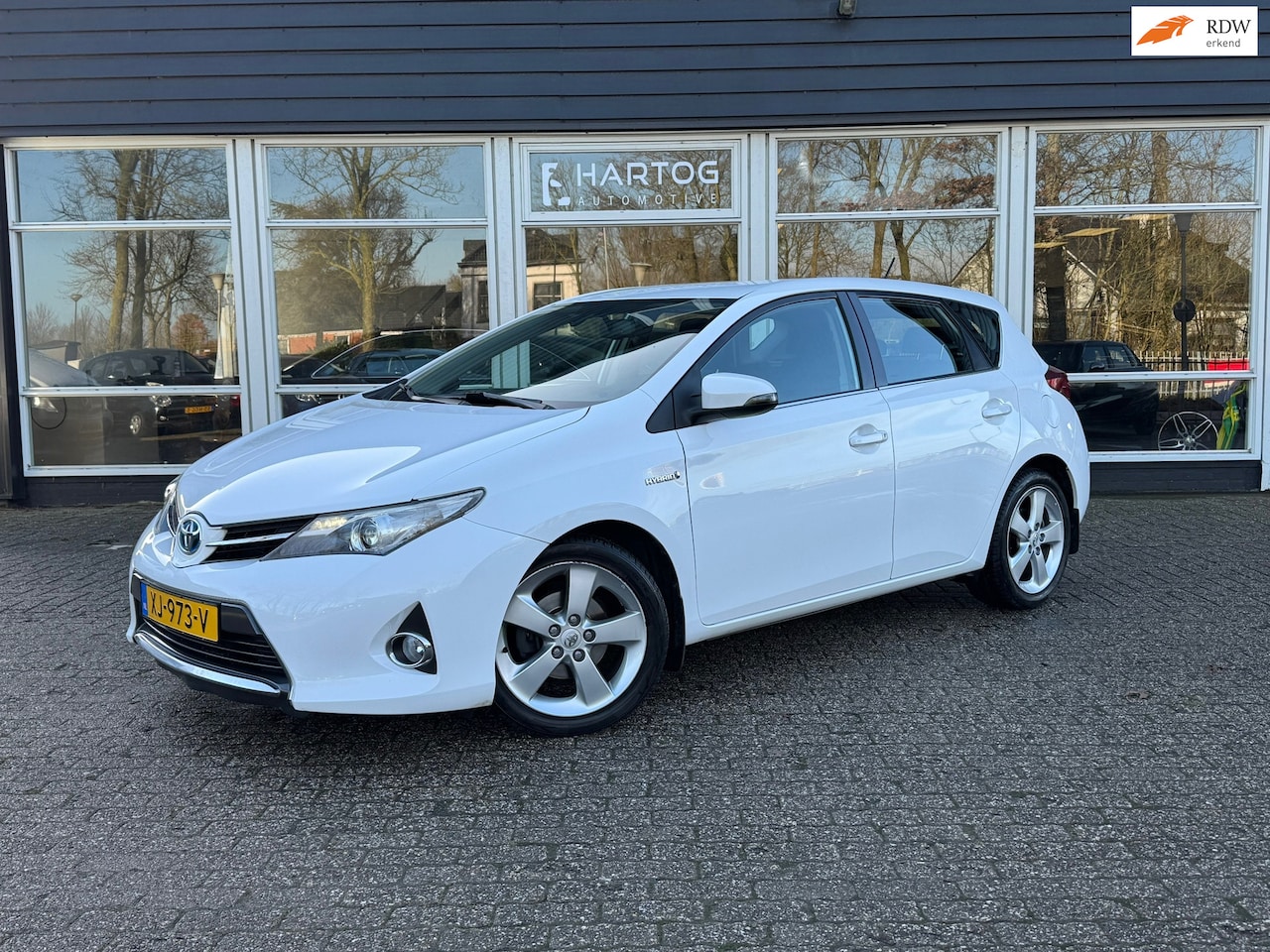 Toyota Auris - 1.8 Hybrid Executive | Navi | Clima | Camera | PDC - AutoWereld.nl