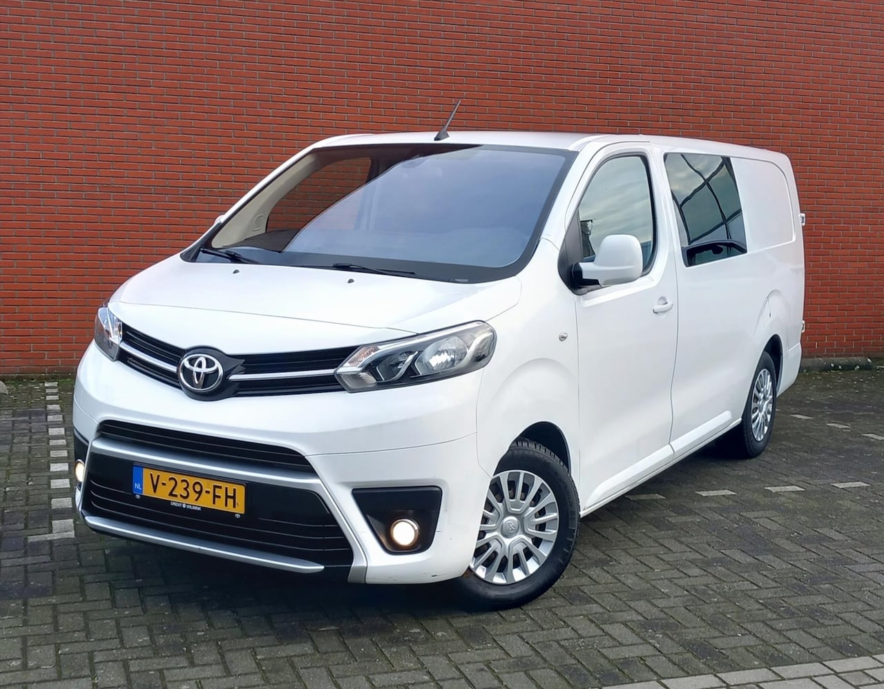 Toyota ProAce Worker - DC 2.0 D-4D 122pk Navigatie/Cruis - AutoWereld.nl