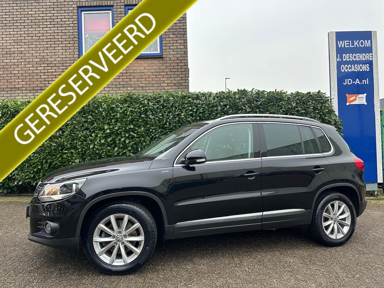 Volkswagen Tiguan - 1.4 TSI Sport&Style Lounge Climate C, Stoelverw, Navigatie, Camera!!!! - AutoWereld.nl