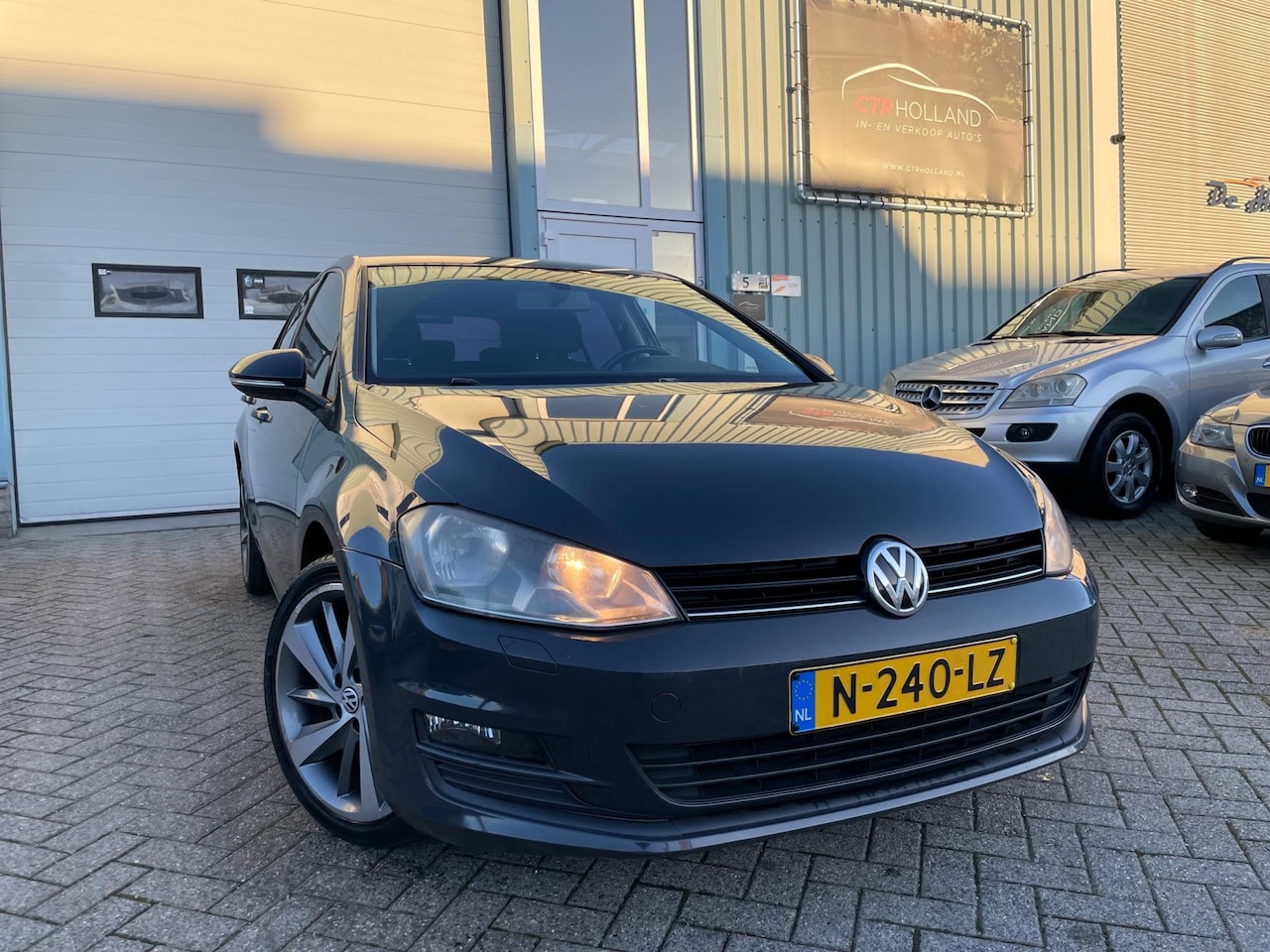 Volkswagen Golf - 1.6 TDI Highline (bj 2013) DSG|STOELVERWARMING|LMV - AutoWereld.nl