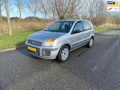 Ford Fusion - 1.4-16V Champion