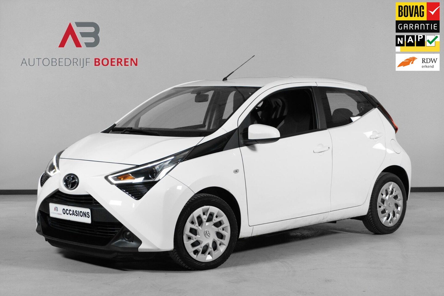 Toyota Aygo - 1.0 VVT-i x-play | Airco | Achteruitrijcamera | Rijklaarprijs - AutoWereld.nl