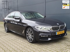 BMW 5-serie - 530e iPerformance High Executive / M-SPORT / SCHUIF-KANTELDAK / STUURVERW. / WIRELESS CHAR