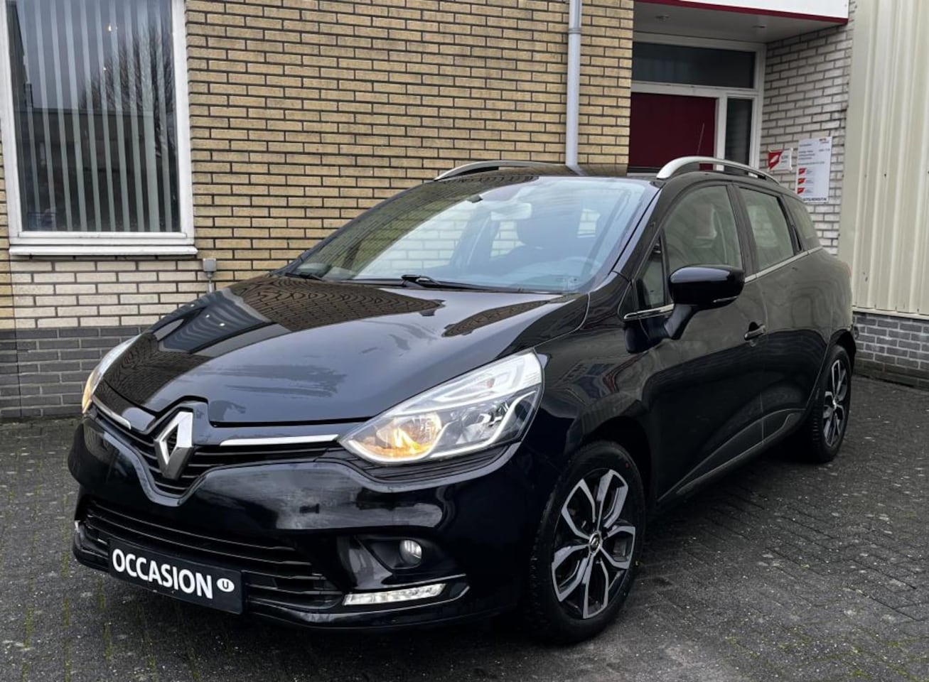 Renault Clio Estate - 0.9 TCe Limited NAVI, AIRCO APK 2026 - AutoWereld.nl