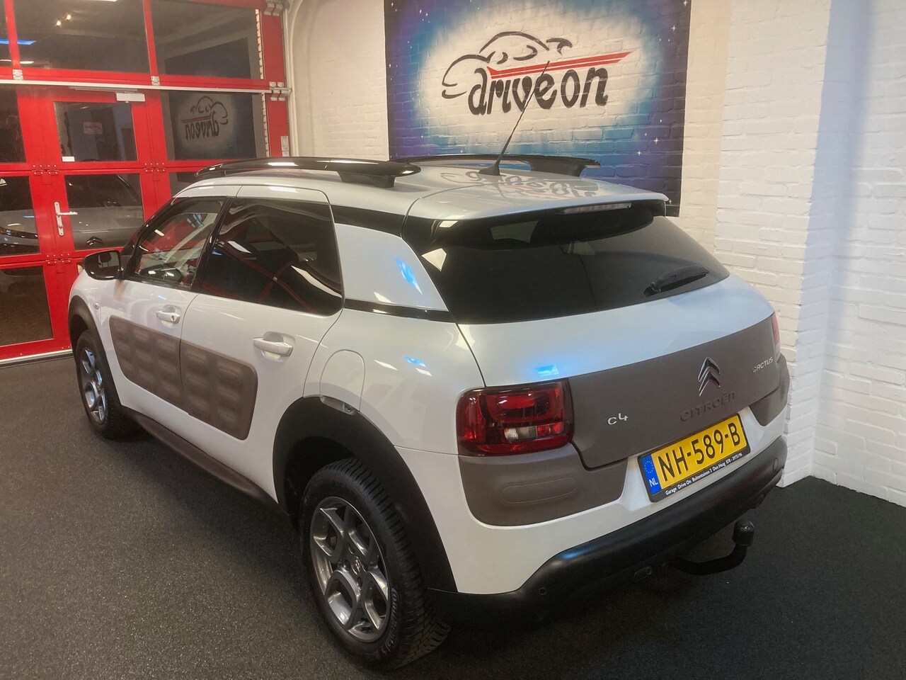 Citroën C4 Cactus - 1.2 PureTech Shine - AutoWereld.nl