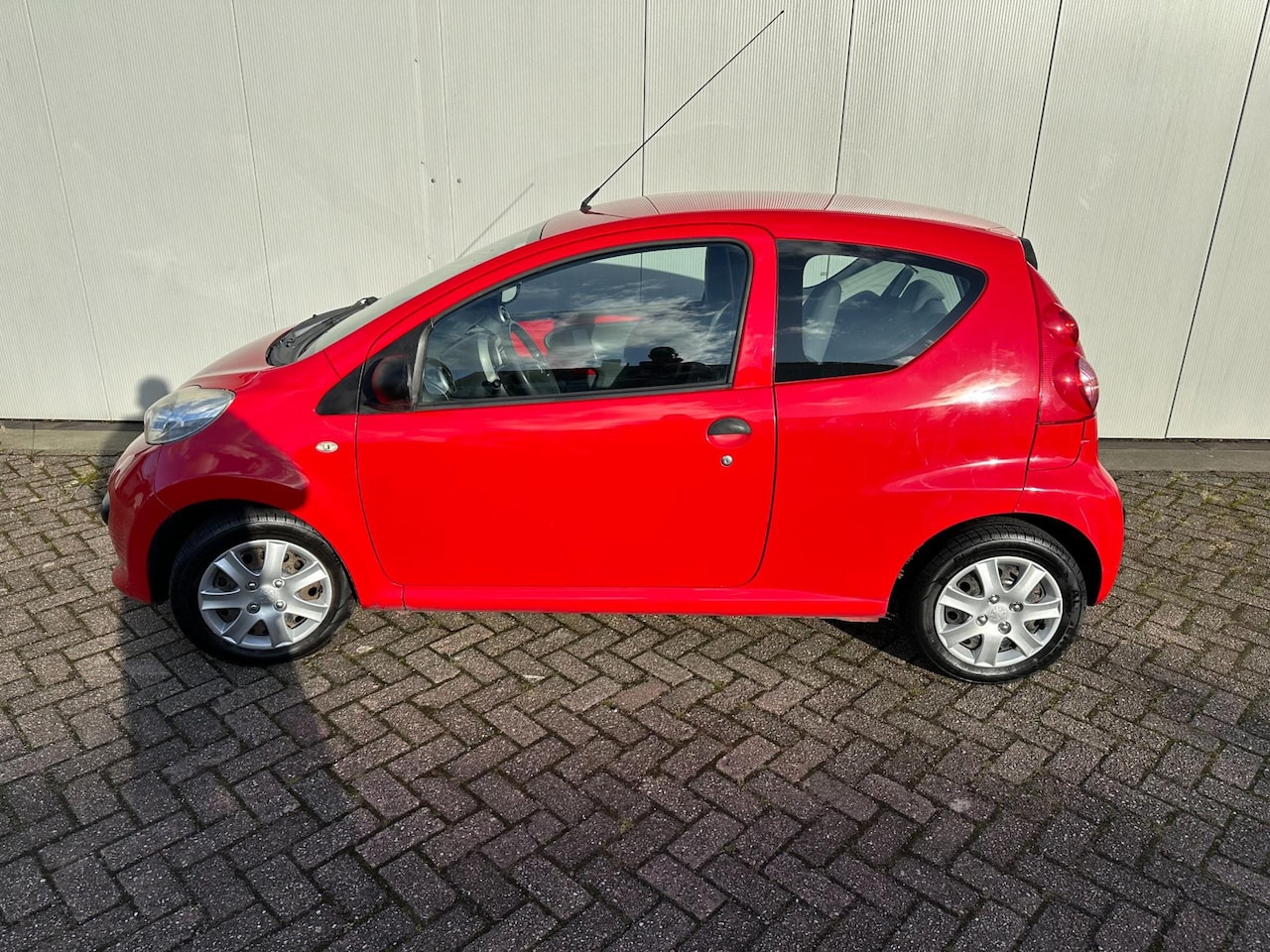 Peugeot 107 - 1.0-12V XR 1.0-12V XR - AutoWereld.nl