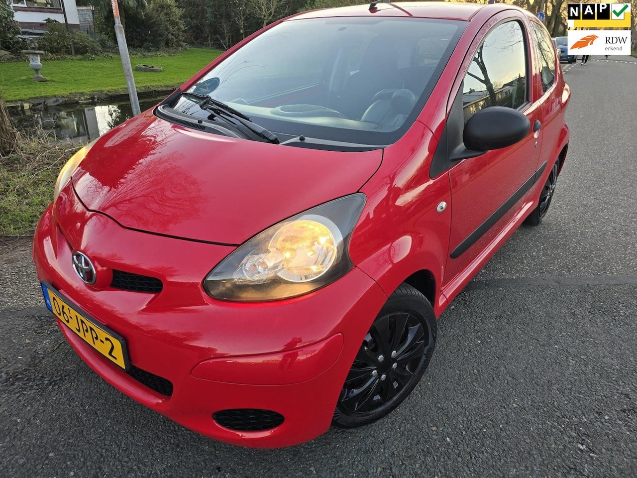 Toyota Aygo - 1.0-12V/ Nieuwe APK/Nieuw onderhoud - AutoWereld.nl