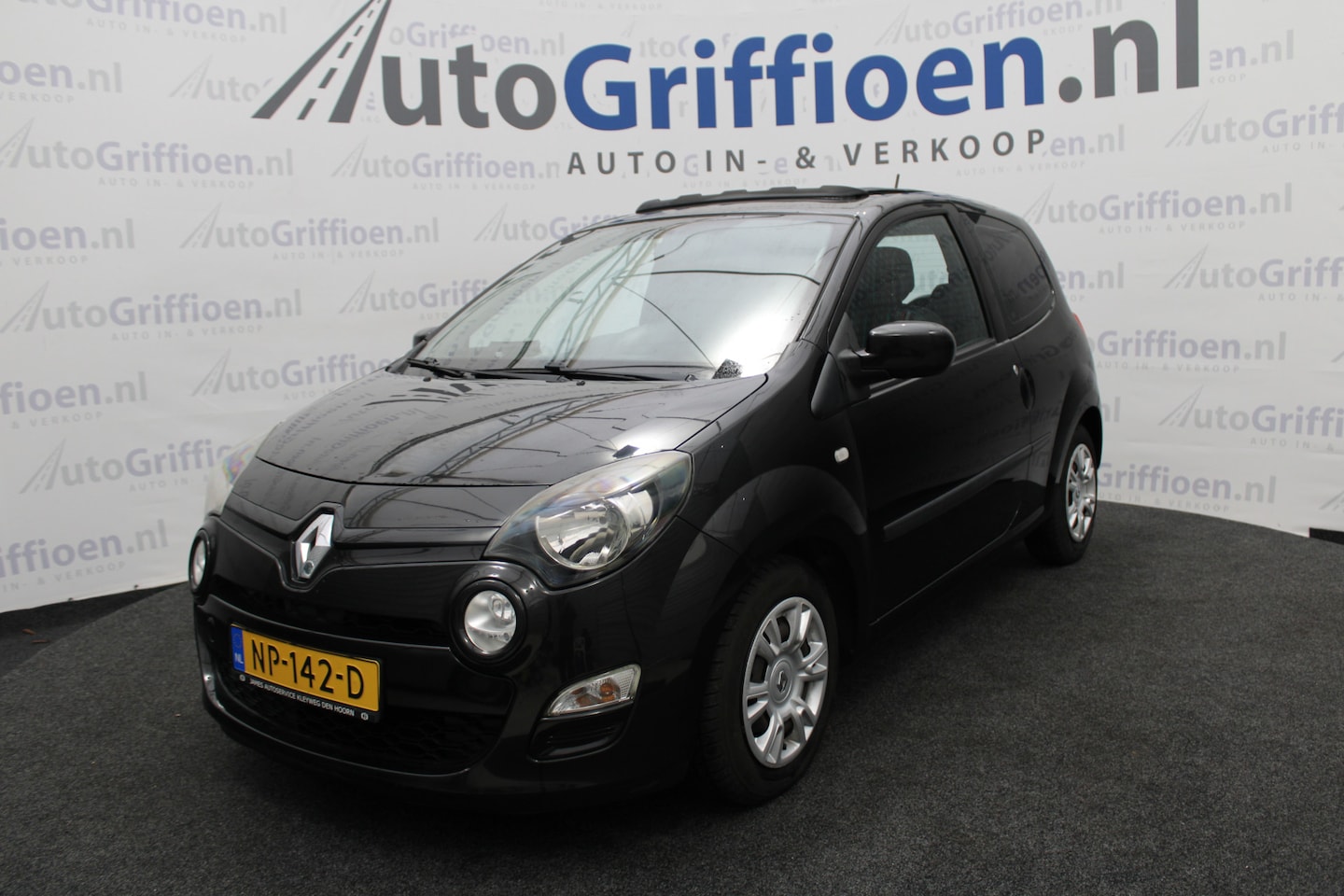 Renault Twingo - 1.2 16V Acces met cabriodak - AutoWereld.nl