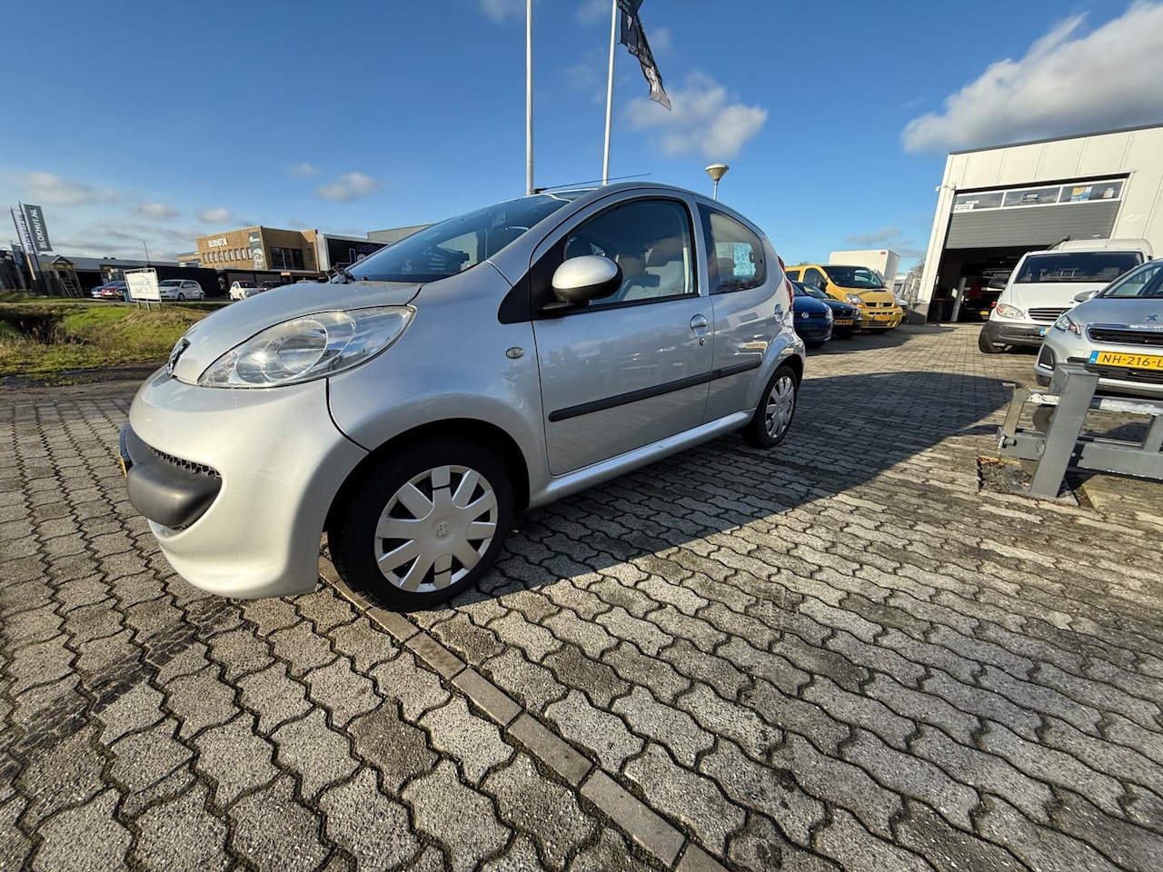 Peugeot 107 - 1.0-12V XS 1.0-12V XS - AutoWereld.nl