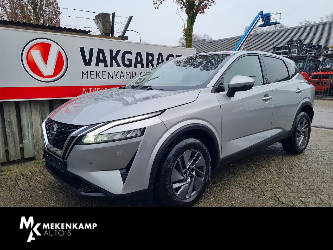 Nissan Qashqai - 1.3 MHEV Xtronic Acenta 17"/Camera/Dodehoek/Stoel + stuur + voorruit verwarming/Keyless/DA - AutoWereld.nl