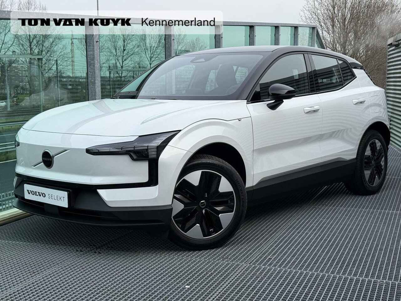 Volvo EX30 - Single Motor Plus 51 kWh Single Motor Plus 51 kWh , Automaat , Adaptive Cruise , Stoelen+Stuur Verwarmd , BLIS , Go - AutoWereld.nl