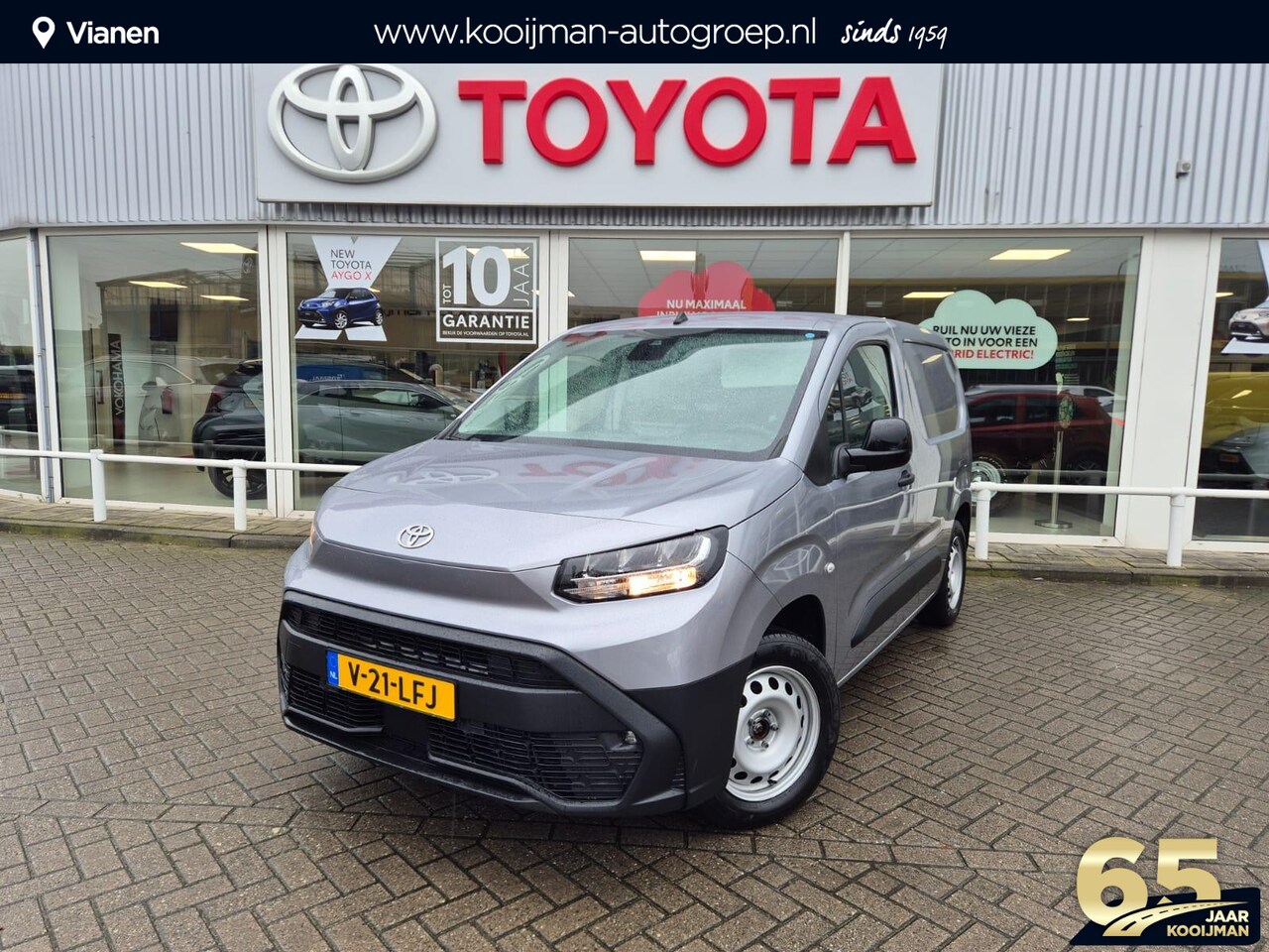 Toyota ProAce City - 1.5 D-4D Navigator Automaat, Nieuw, direct leverbaar, Automaat 10jr garantie - AutoWereld.nl